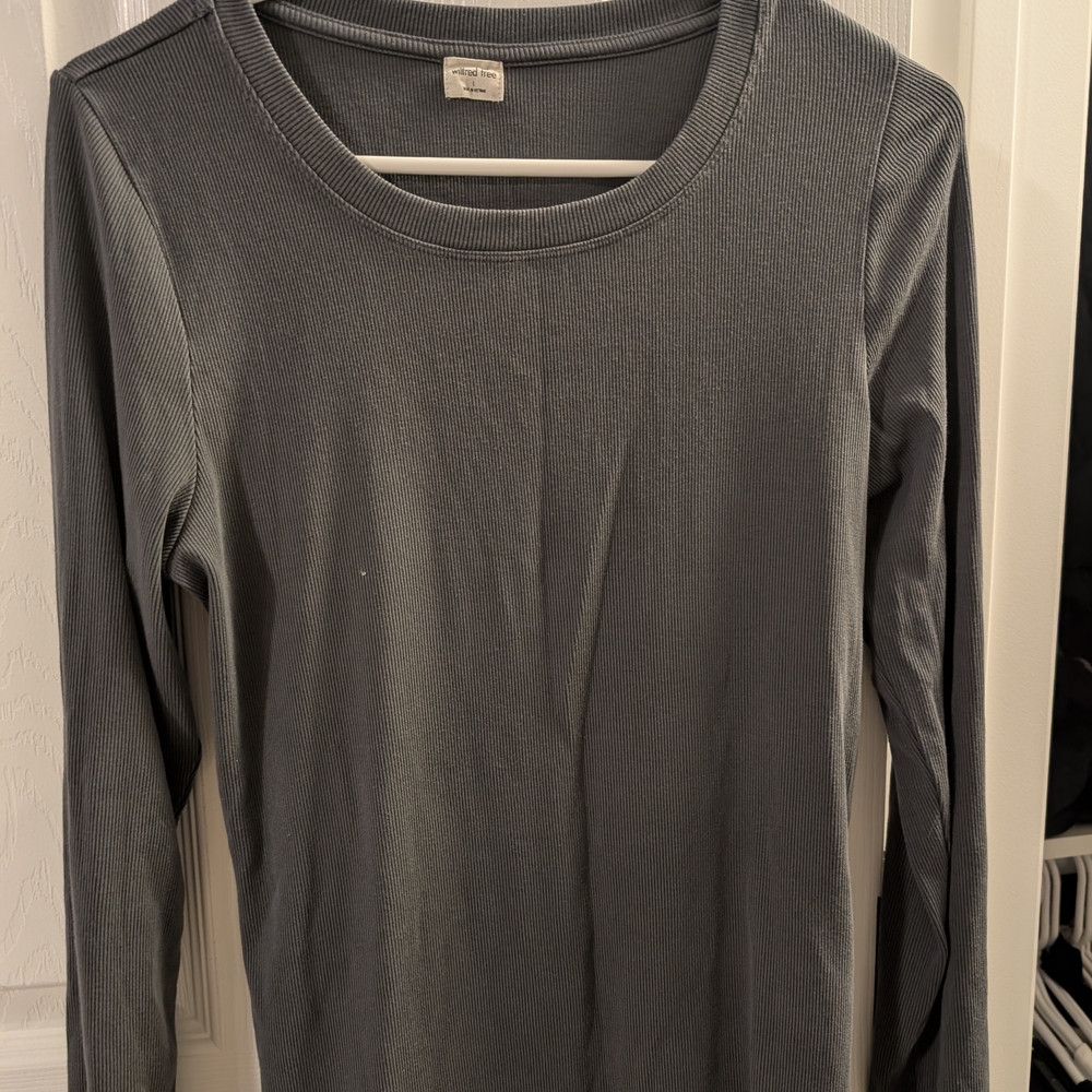 Wilfred Ribbed Long Sleeve Top in Charcoal